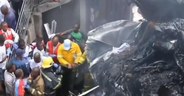 More than two dozen killed in Congo plane crash CBS News