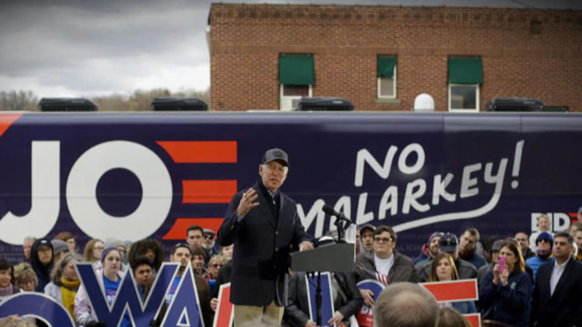 Joe Biden Wraps Up No Malarkey Iowa Bus Tour Cbs News