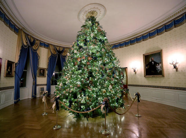 White House Christmas Decorations 2019 Photos Pictures