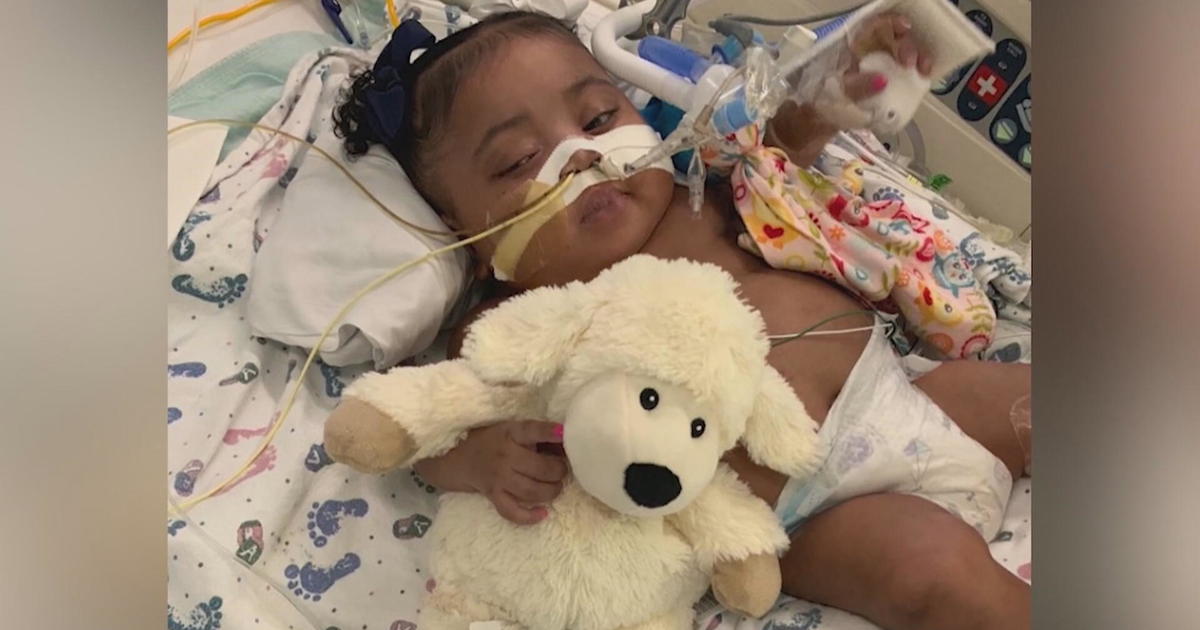 Tinslee Lewis 10monthold to stay on life support another 3 weeks
