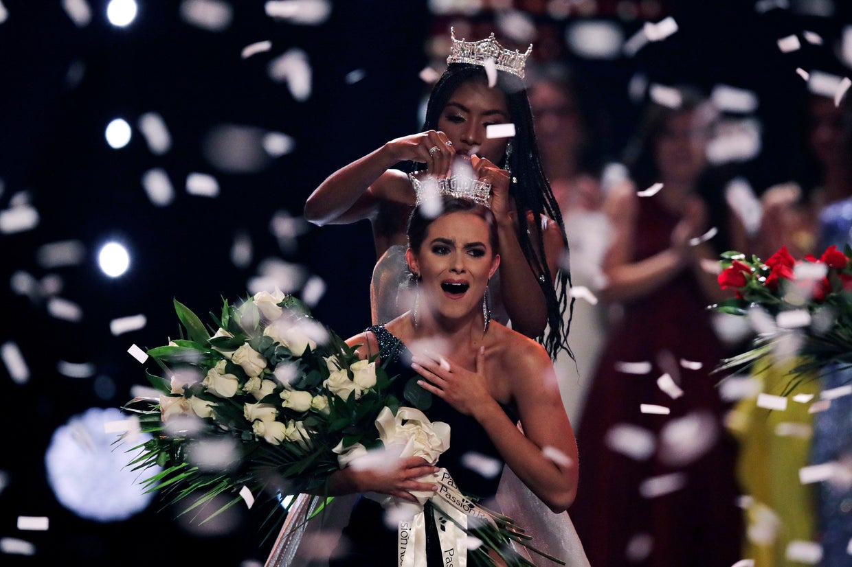 Miss America 2020 Virginia biochemist Camille Schrier is crowned the