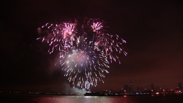 Navy-Pier-Fireworks.png 