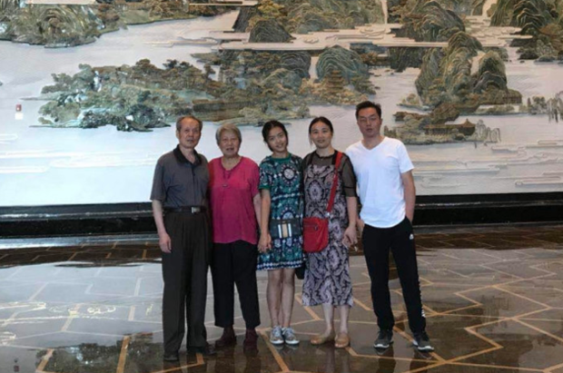 Alex Lu and family 
