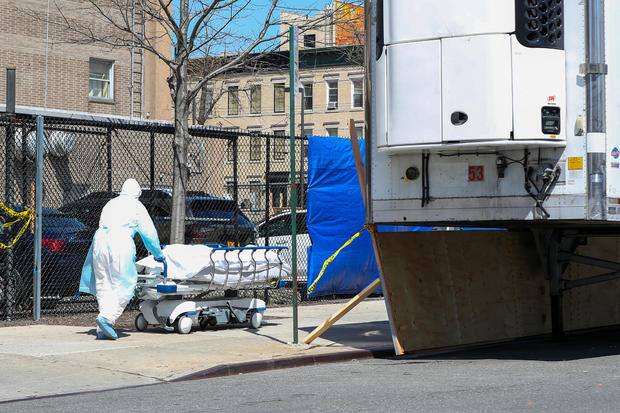 Dead bodies of Covid-19 victims moved to the container morgues in NYC 