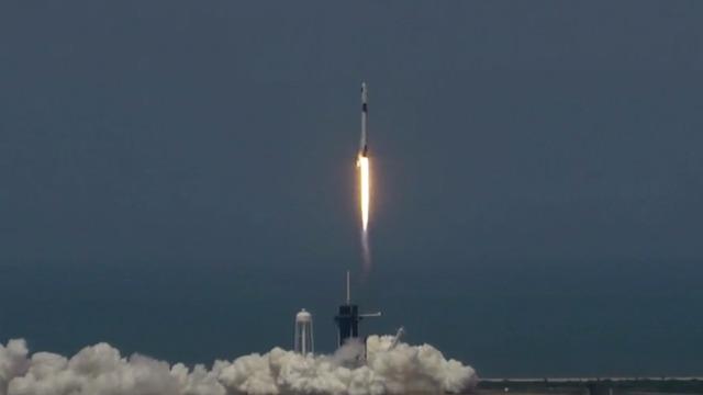 cbsn-fusion-spacex-makes-history-with-successful-rocket-launch-thumbnail-492727-640x360.jpg 