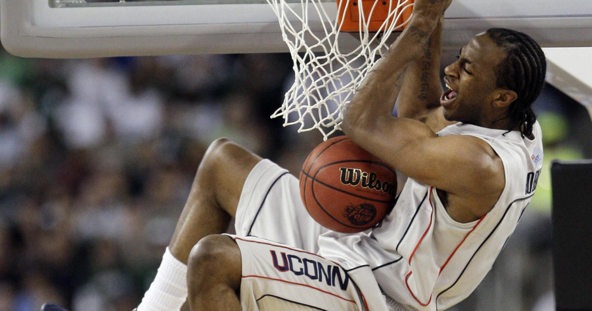 former uconn basketball star stanley robinson dies at 32 cbs news