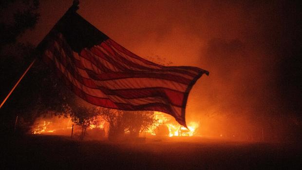 California fires 2020: Homes burn, thousands evacuated 