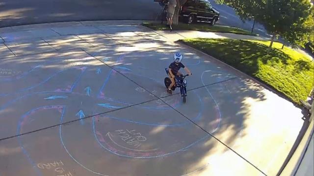 cbsn-fusion-man-creates-special-racetrack-for-4-year-old-boy-thumbnail-541869-640x360.jpg 