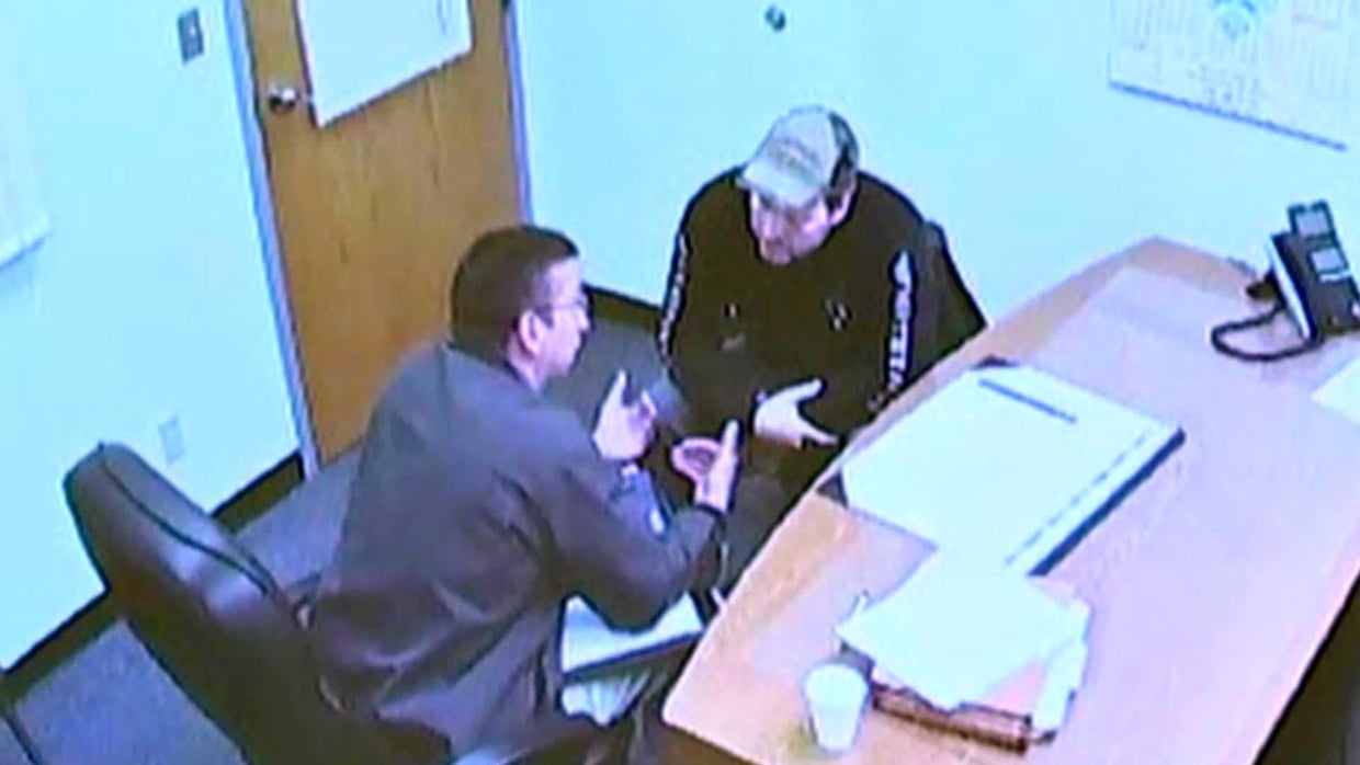 Amy Mullis death An Iowa woman is impaled by a corn rake but do her