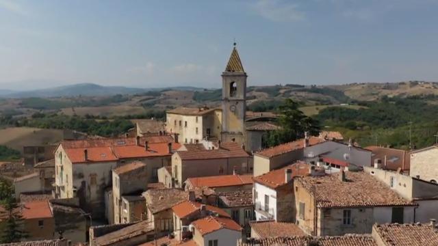 cbsn-fusion-italian-town-offers-free-vacations-thumbnail-592951-640x360.jpg 