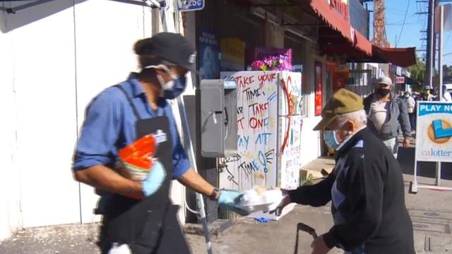 Season of Giving": Former restaurateur helps serve his Los Angeles  community - CBS News