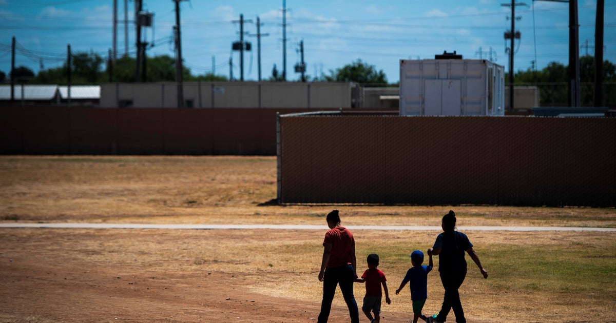 Court blocks Trump administration bid to detain migrant families indefinitely - Vimarsana News