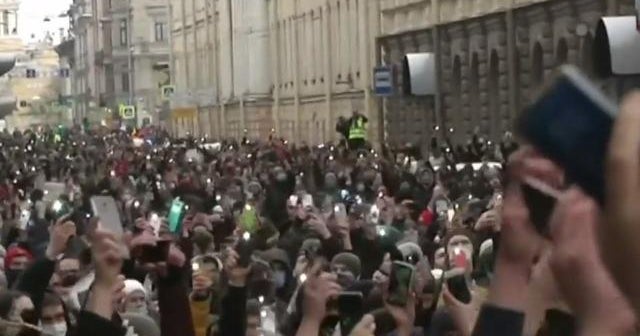 Massive demonstrations against government corruption in Russia launched by imprisoned Navalny