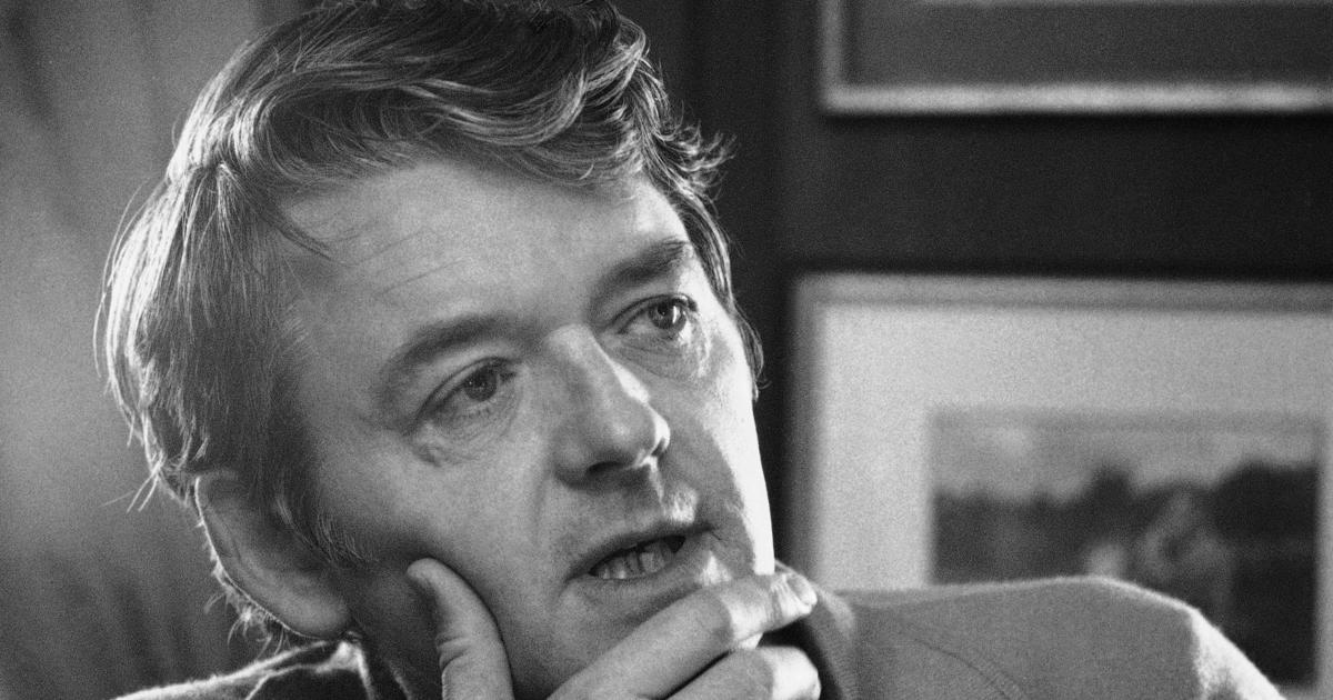 Hal Holbrook, prolific actor who played ‘Deep Throat’ in ‘All the President’s Men’, has died at 95