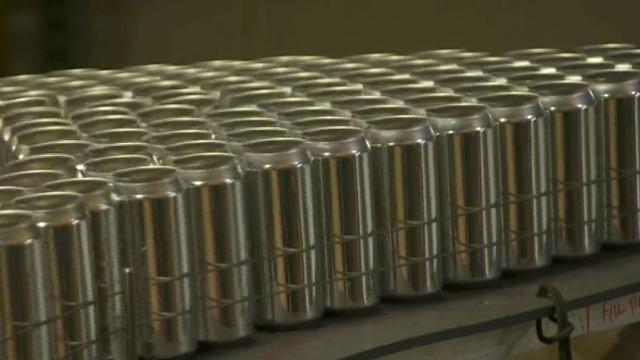 cbsn-fusion-us-beverage-manufacturers-face-aluminum-can-shortage-amid-pandemic-thumbnail-650538-640x360.jpg 