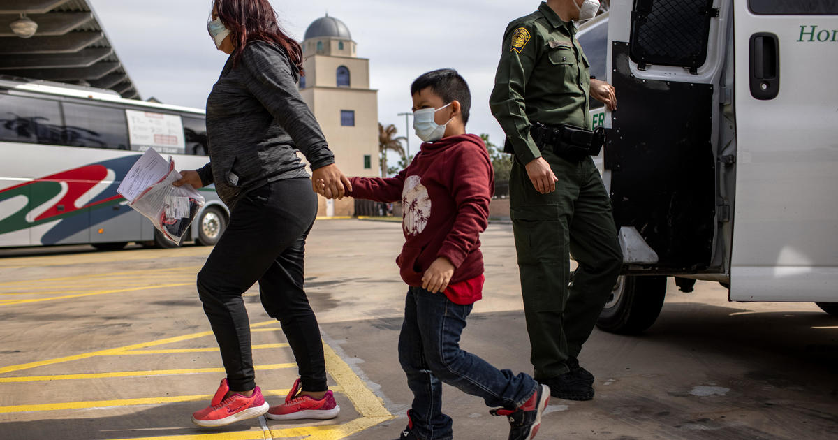The backlog of migrant children in Border Patrol supervision rises to 4,200, with 3,000 legally restricted