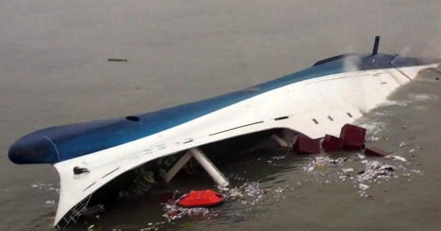 South Korea ferry tragedy: More crew members detained, more victims found