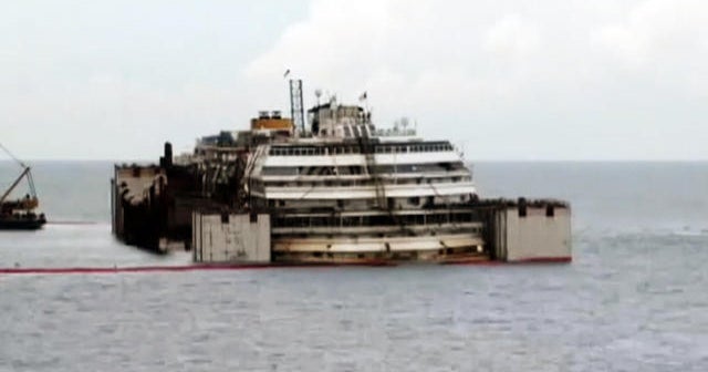Time-lapse: Costa Concordia raised from underwater platform