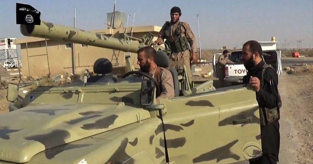 Ground troops land in Iraq for possible refugee rescue