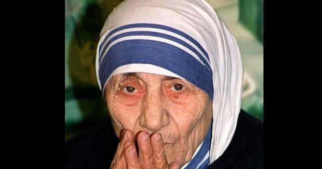Pope Francis paves way for Mother Teresa to be canonized
