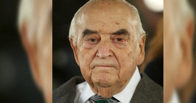 Holocaust survivor helping refugees escape ISIS