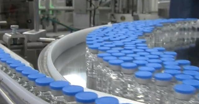 Johnson & Johnson: U.S. regulators call for vaccine pause after blood clot reports