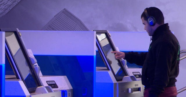 How technology is changing the way we use banks How technology is changing the way we use banks