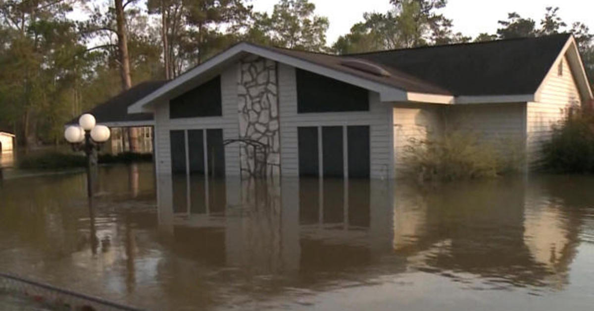 Texas flooding damages homes, closes part of I10 CBS News