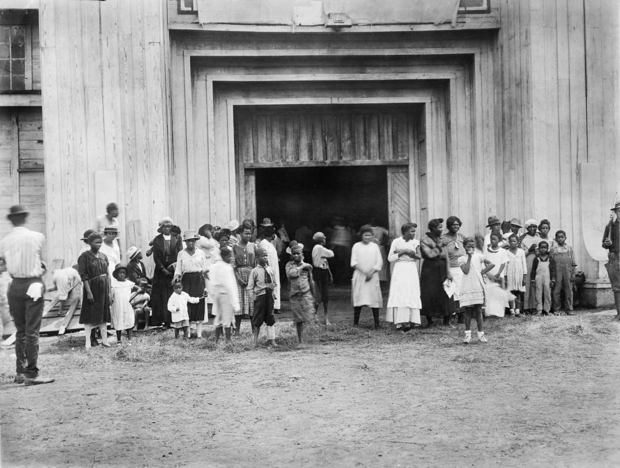 What America Looked Like In 1921 At The Start Of The Roaring 20s   Gettyimages 1264513359 