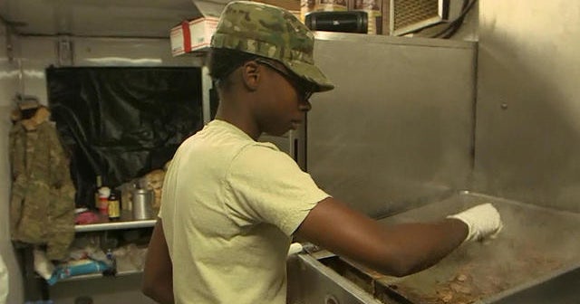 U.S. soldiers in Iraq celebrate Thanksgiving holiday