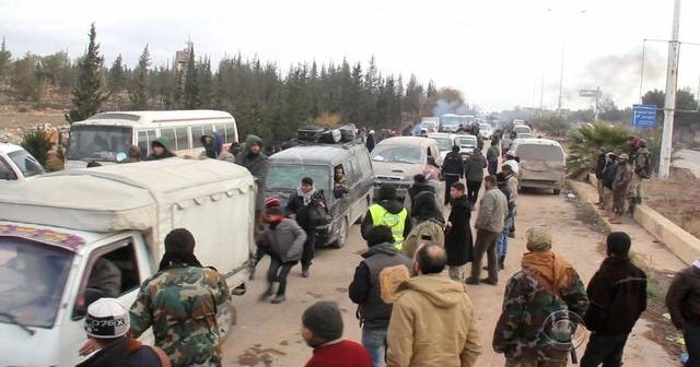 Thousands evacuated from Aleppo, but effort stalls again
