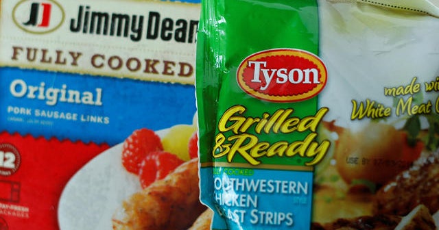 Tyson may have manipulated chicken prices, and other MoneyWatch headlines