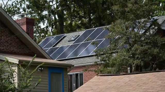 solar-panels-702654-640x360.jpg 