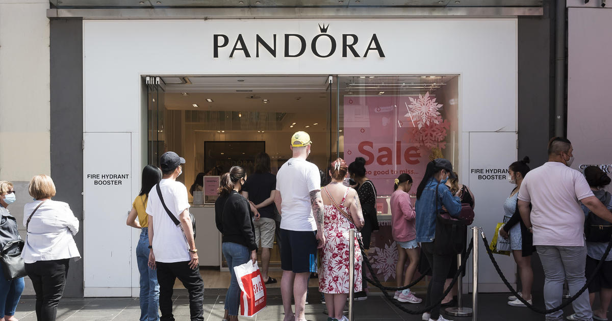 Pandora, world's largest jewelry marker, will no longer use mined diamonds