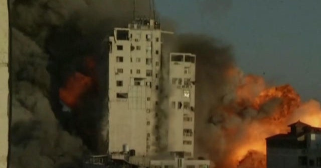 Israel strikes kill Hamas commanders as violence escalates