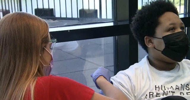 U.S. races to vaccinate young teens after CDC endorsement