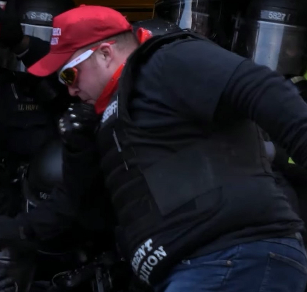 metal-knuckles-suspect.png