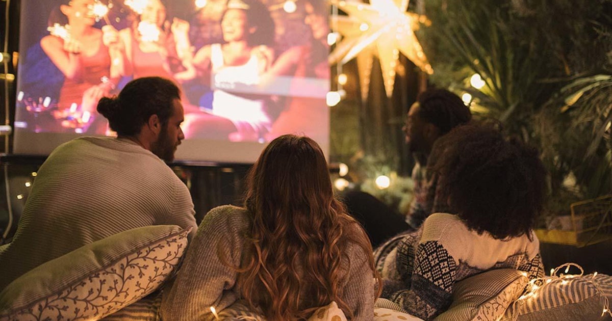 How to host an outdoor movie night: Everything you need - Vimarsana News