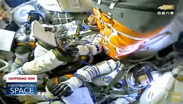 China launches 3-man crew to its new space station - KTSA