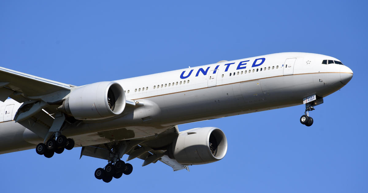 United orders 270 new jets in sign of optimism for air travel