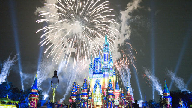 Firework Show Back To Walt Disney World Resort In Lake Buena Vista 