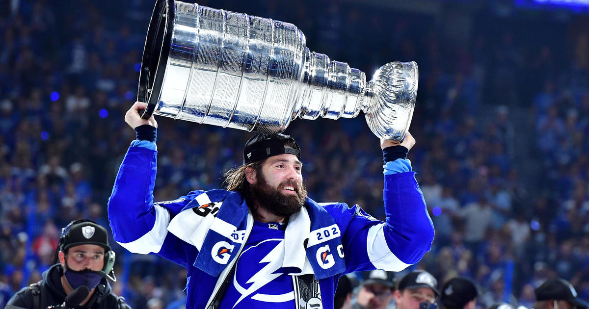 Tampa Bay Lightning win Stanley Cup, defeating Montreal Canadiens 10