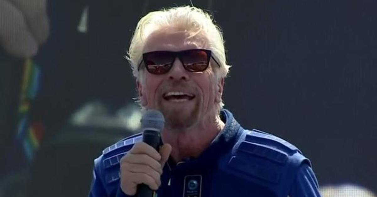 Richard Branson speaks after Virgin Galactic flight: "Welcome to the dawn of a new space age ...