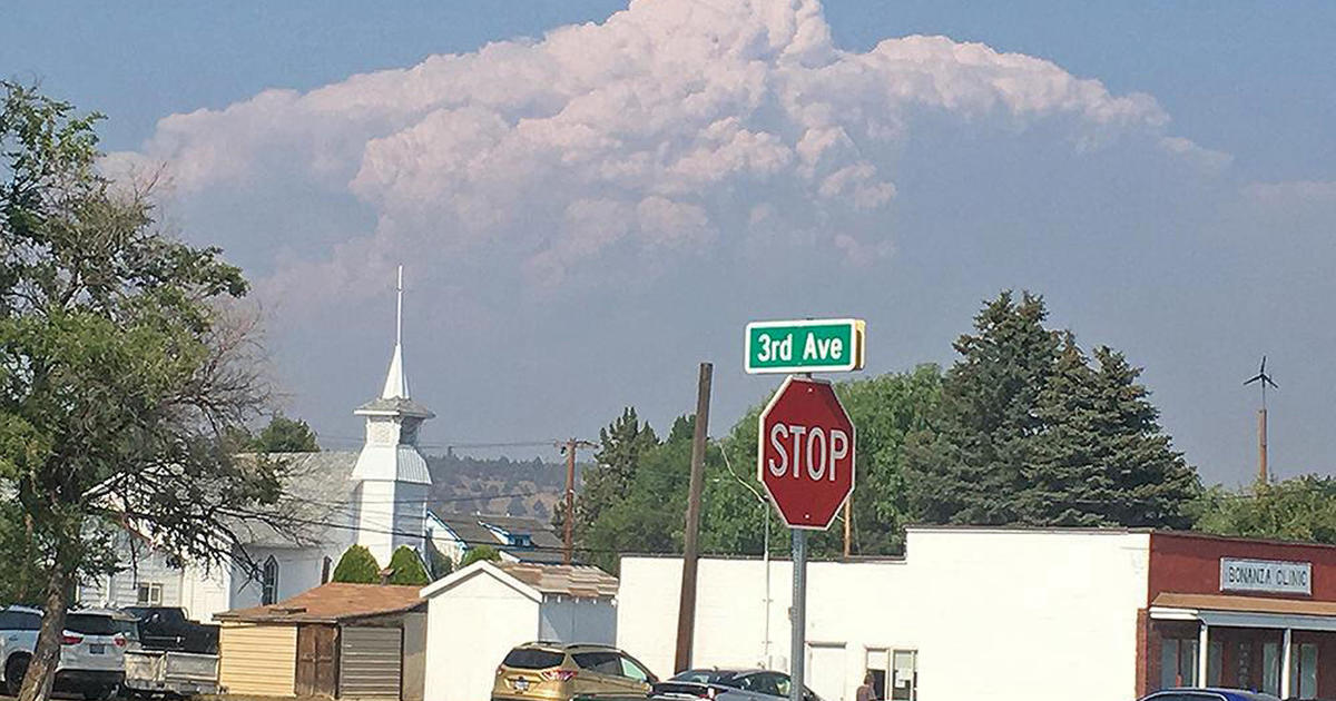 Enormous Bootleg Fire sends smoke entire length of Oregon