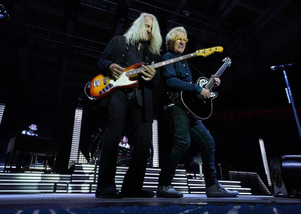 reo-speedwagon-bruce-hall-kevin-cronin-riveredge-park-aurora-il-july-1-jake-barlow-01.jpg 