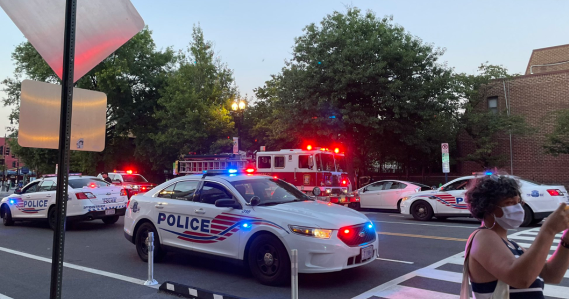 Washington, D.C., shooting leaves 2 men wounded; suspect at large CBS