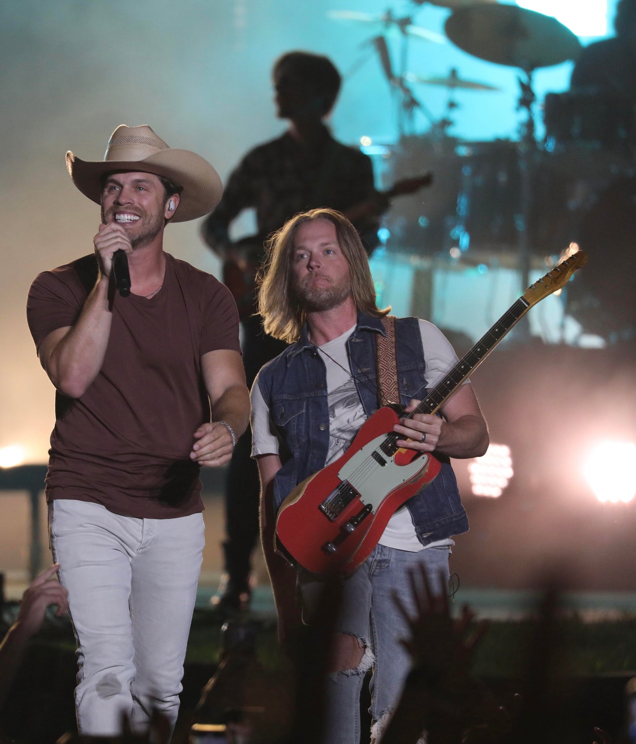 Musicians are back on stage CBS News