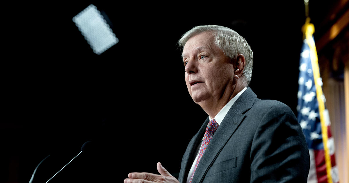 Senator Lindsey Graham tests positive for COVID-19, says "glad I was vaccinated"