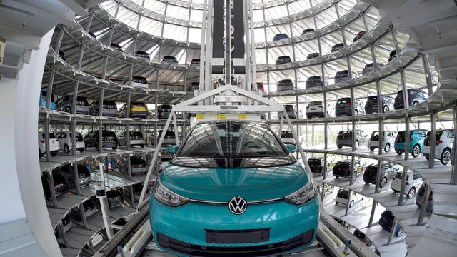FILE PHOTO: Media tour through Volkswagen ID 3 production line in Dresden 