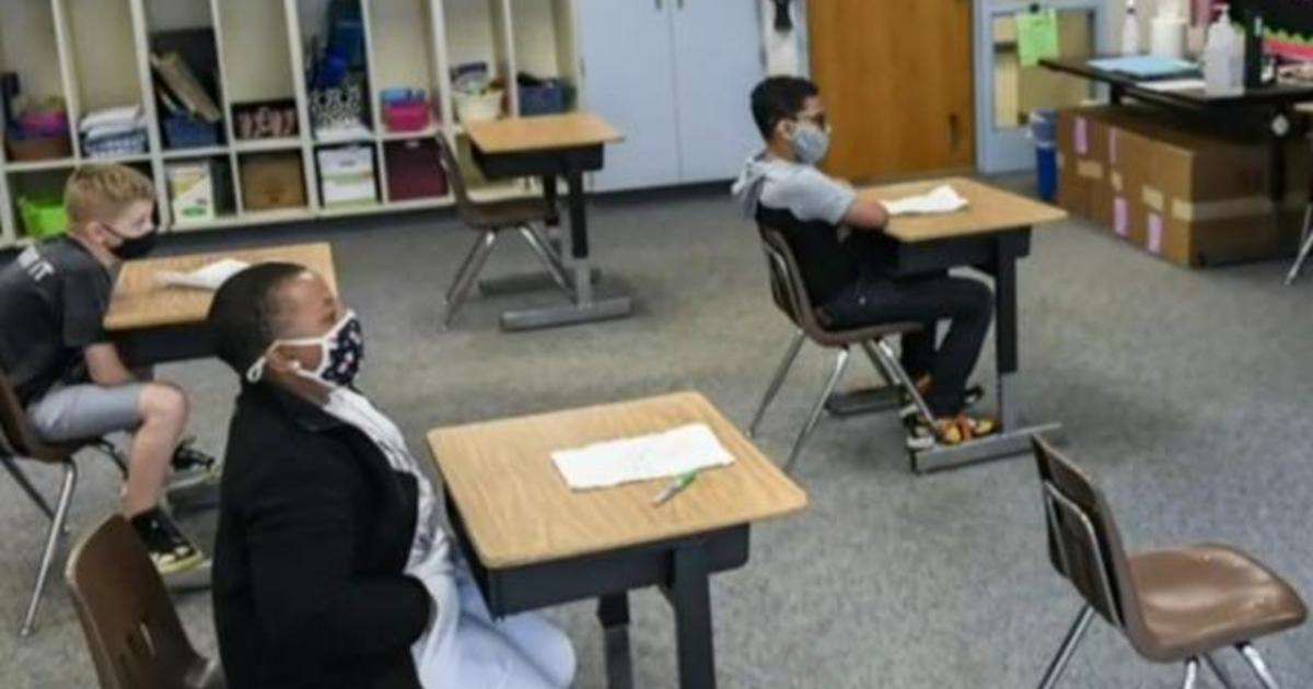 Florida school mask controversy continues as COVID-19 cases and hospitalizations surge